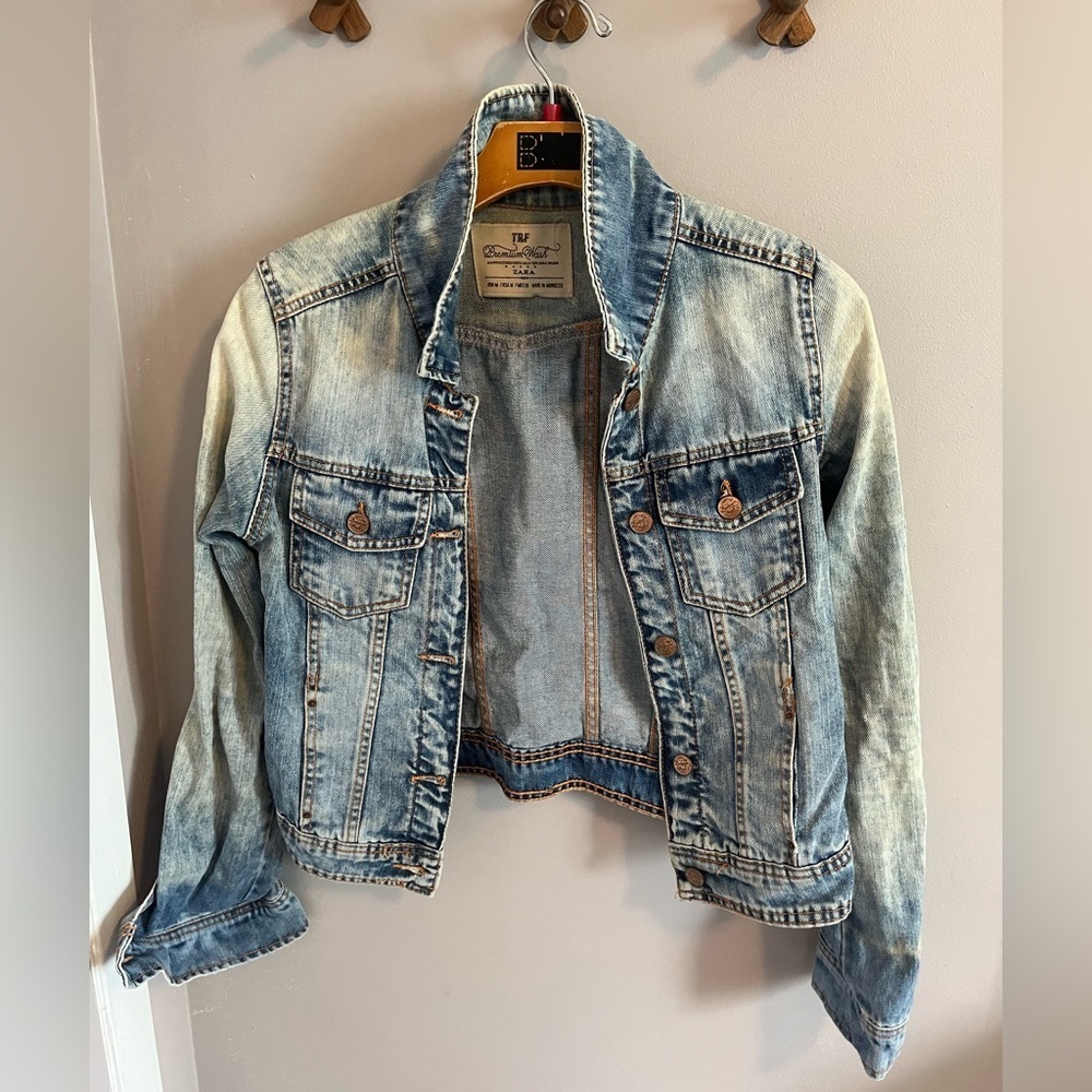 Zara premium collection denim cropped jacket distressed style see measurements S